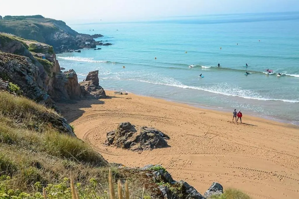 Сasa de vacaciones Perle Beach, Petite Maison Situee En Bord De Plage, Piscine. Guidel