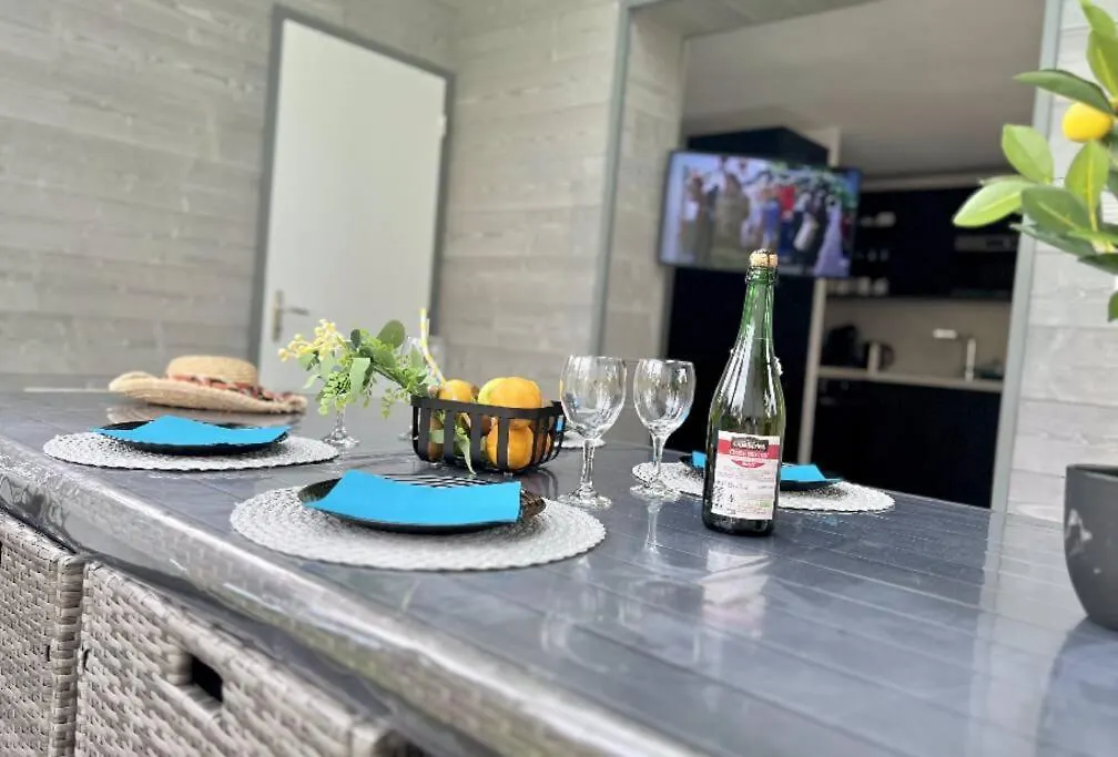 Perle Beach, Petite Maison Situee En Bord De Plage, Piscine. Guidel