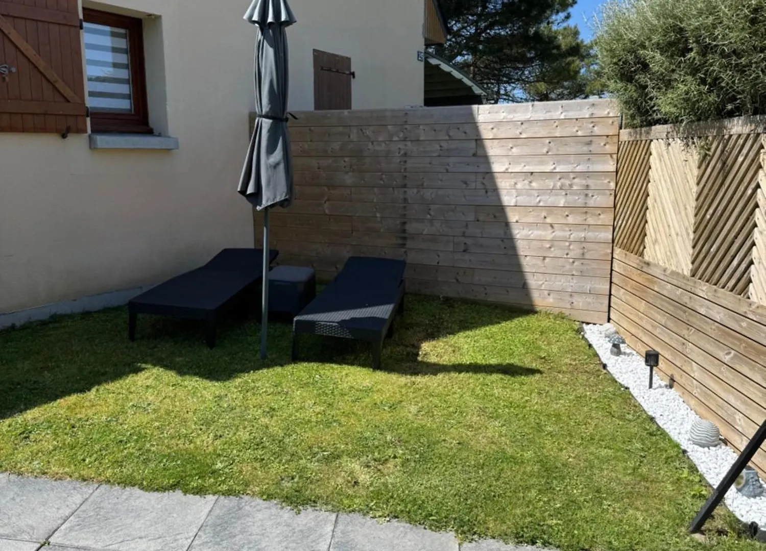 Perle Beach, Petite Maison Situee En Bord De Plage, Piscine. Guidel 0*,  Francia